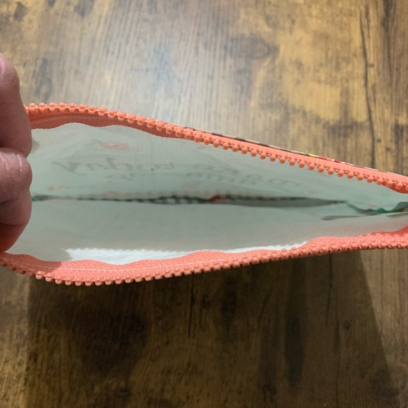 Medium Pouch - Picture 3 of 4